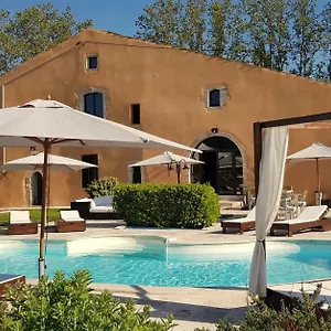  Bed & Breakfast Domaine De Pradaous France